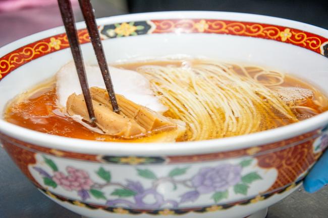麺や食堂の調理の写真