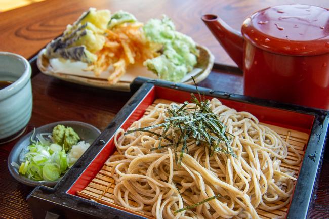 秦野