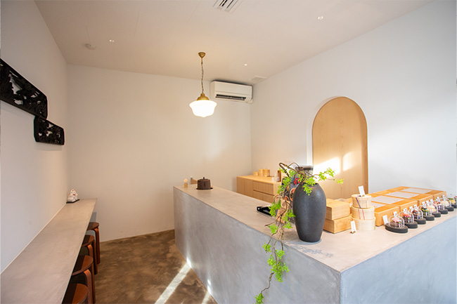 おはぎともなかと店内
