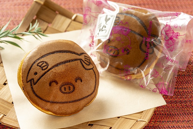 厚木のご当地キャラが描かれた「あゆコロちゃんどら焼き」の画像
