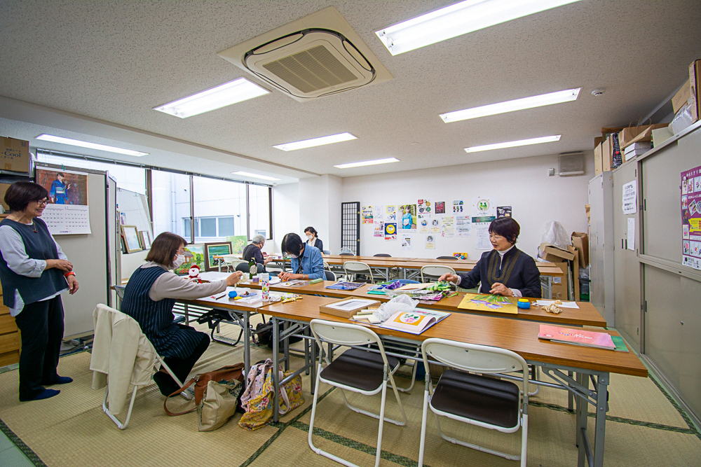 ハクビ和紙ちぎり絵学院の写真