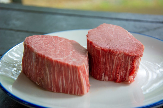 特選黒毛和牛ヒレステーキ用100g2650円の画像