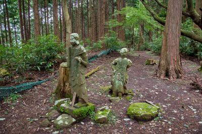 鐘ヶ嶽山頂の石像