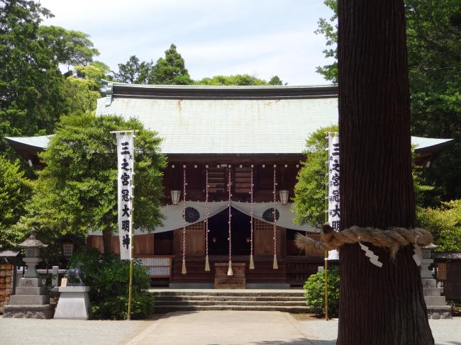 厳かな雰囲気漂う社殿