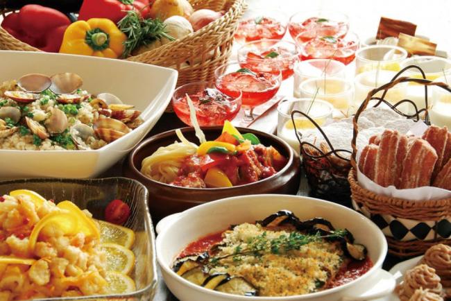 カフェダイニングパームツリーの料理の写真