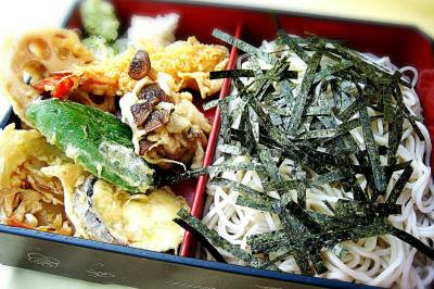 長寿庵の天ざるの写真