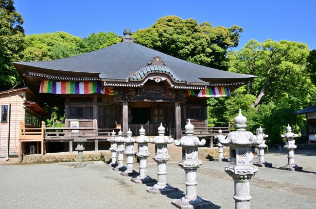 飯山観音長谷寺の新緑の写真